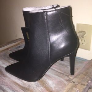 NWT forever 21 booties